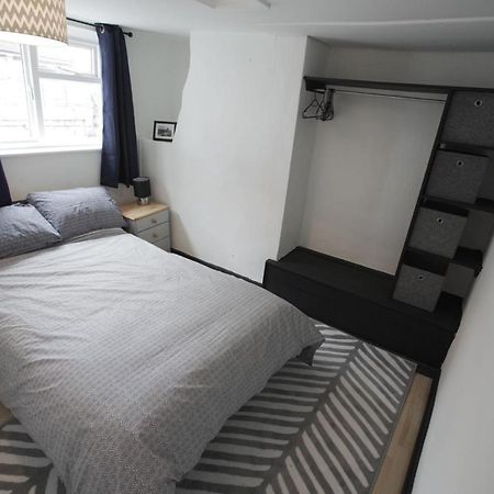 ווריק Westgate Guest House מראה חיצוני תמונה